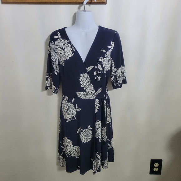 Vince Camuto Navy Floral Wrap Dress, Size 12 - Picture 1 of 5
